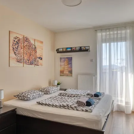 Nadasdy Kid's Friendly דירה