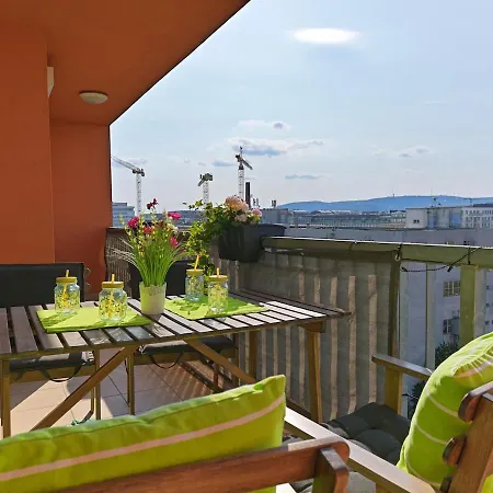 Nadasdy Kid's Friendly דירה